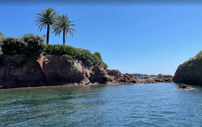 Baie d'Agay — location bateau sans permis Côte d'Azur