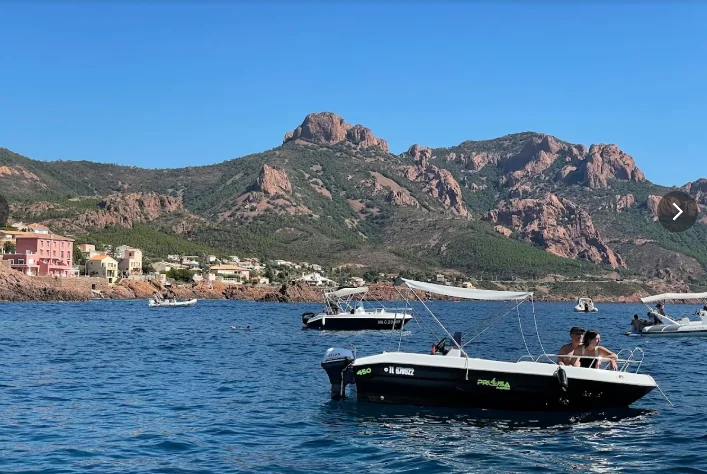 Calanques Estérel — bateau sans permis Agay Côte d'Azur