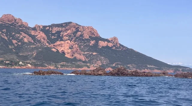 Île d'Or — réservez votre sortie en bateau sans permis depuis Agay